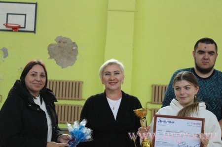 &#235; " "